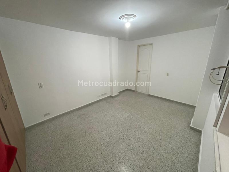 Apartamento Amplio de 3 Alcobas en Villa Hermosa - 6