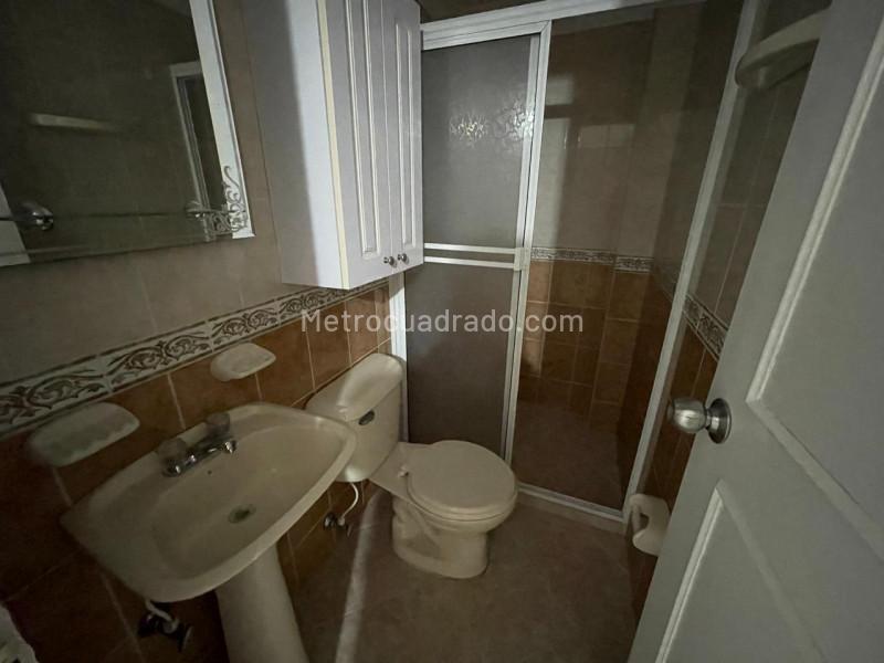 Apartamento Amplio de 3 Alcobas en Villa Hermosa - 7