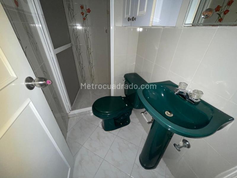 Apartamento Amplio de 3 Alcobas en Villa Hermosa - 9