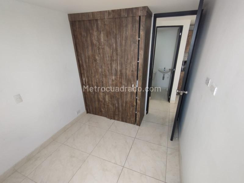 Modern 3BR Apartment in Pajarito - 2