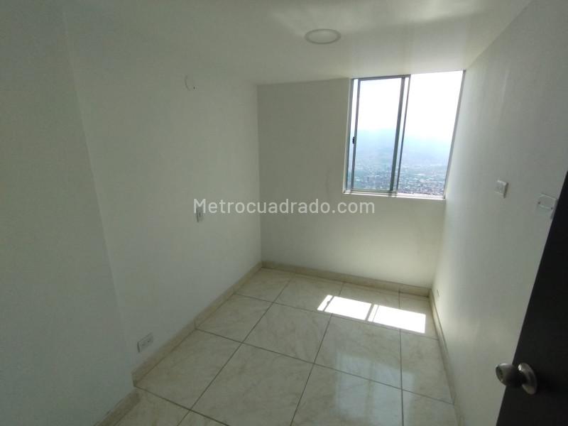 Modern 3BR Apartment in Pajarito - 5