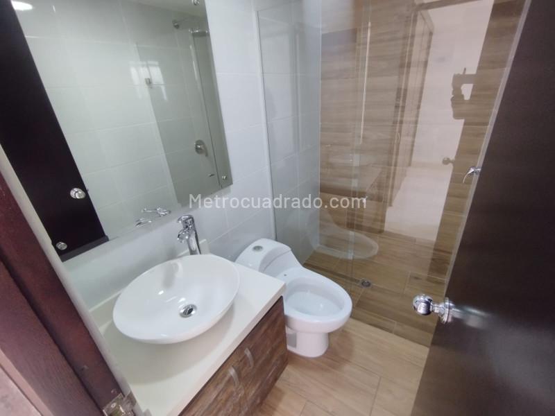 Modern 3BR Apartment in Pajarito - 7