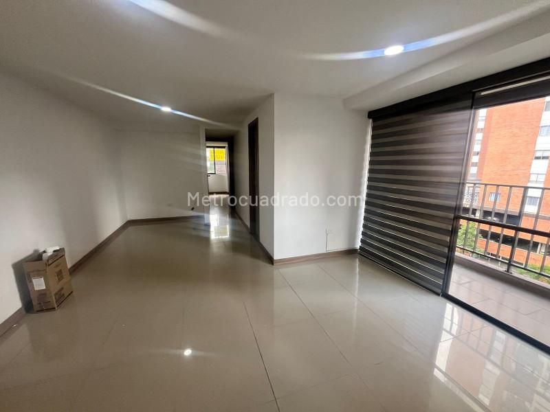 Modern 3BR Apartment in Pilarica