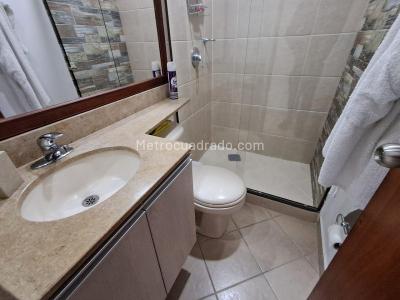 Apartamento de 3 alcobas en arriendo en El Poblado, Medellín, 173 m² · foto 2 de 18