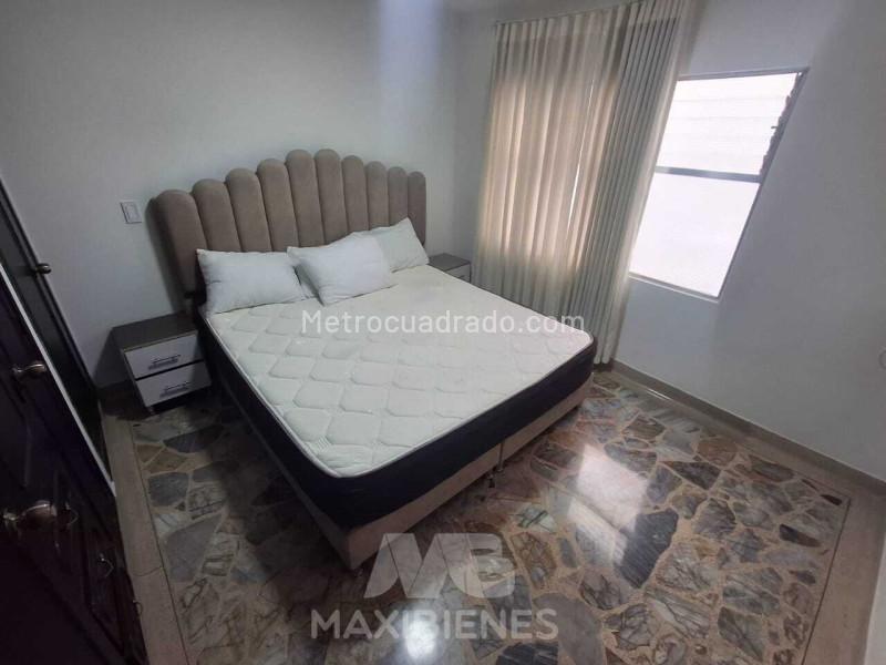 5BR House Near Estadio with Great Access - 5
