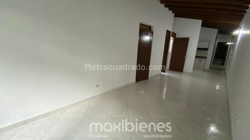 Spacious 3BR Apartment in La Castellana - 5