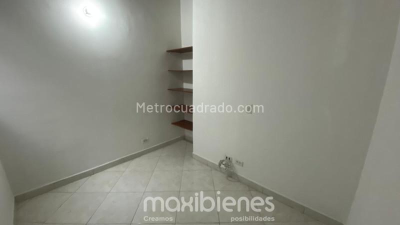 Spacious 3BR Apartment in La Castellana - 8