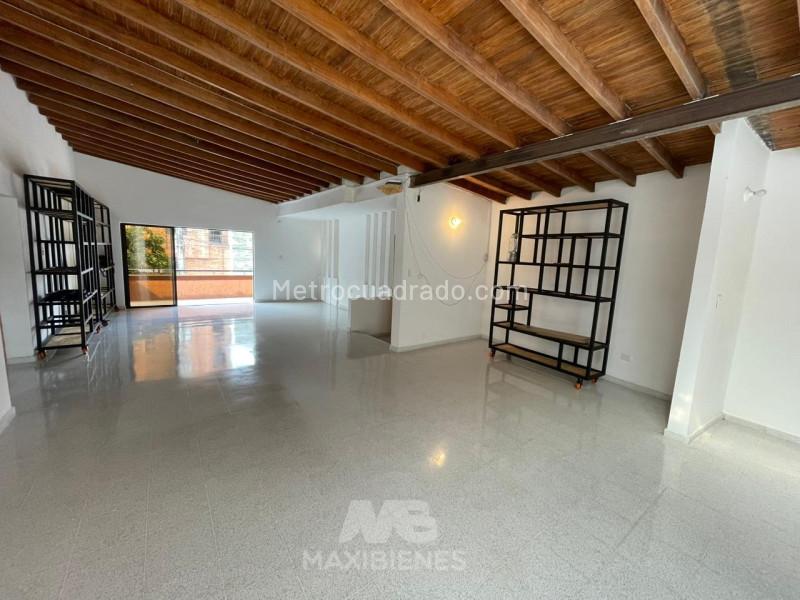 Casa amplia de 5 Alcobas en Laureles - 3