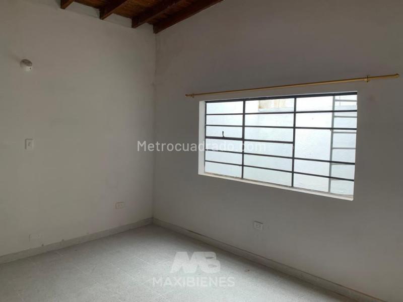 Casa amplia de 5 Alcobas en Laureles - 6