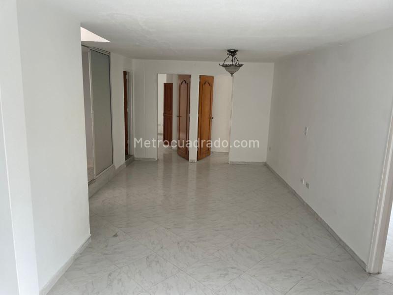 Cozy 3BR House with Terrace in La America