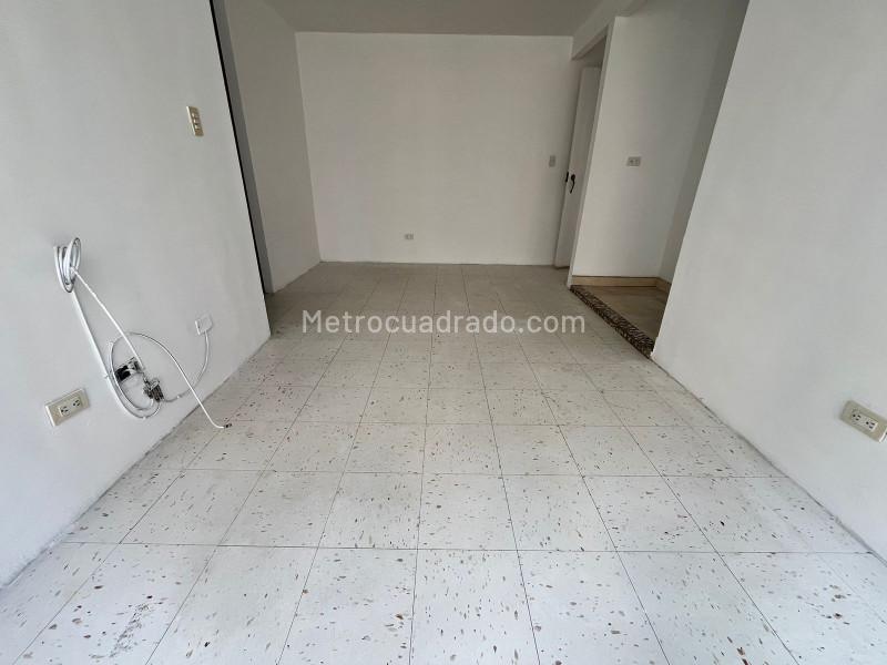 3BR Apartment for Rent in Pajarito (52 m²) - 2