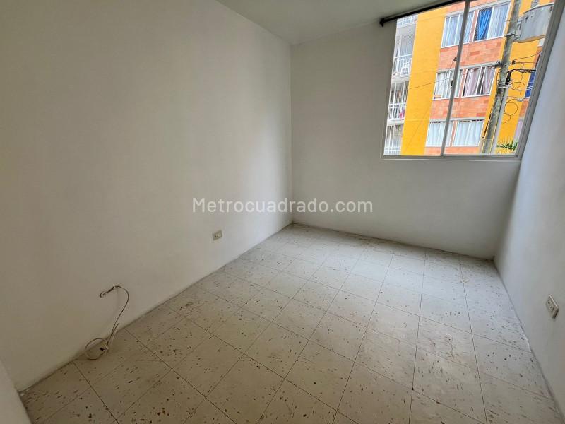 3BR Apartment for Rent in Pajarito (52 m²) - 3