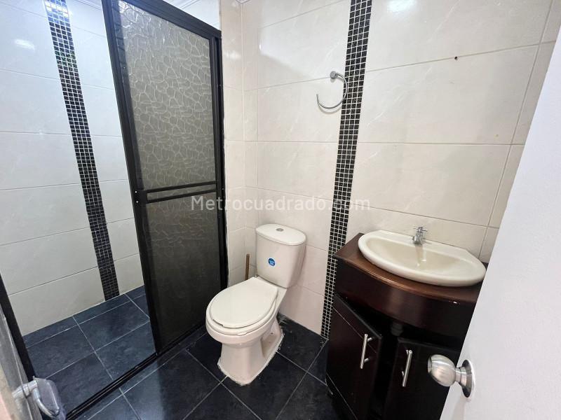 3BR Apartment for Rent in Pajarito (52 m²) - 8