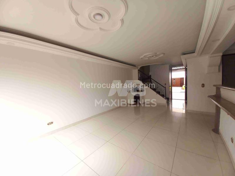 4BR House with 4 Baths in Belen La Mota - 2