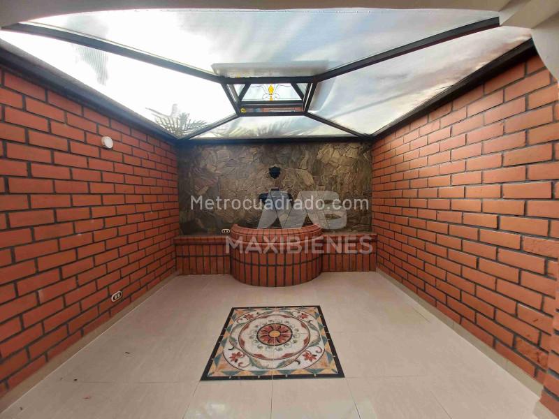 4BR House with 4 Baths in Belen La Mota - 3