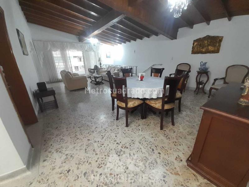 Spacious 5BR House in Estadio - 7