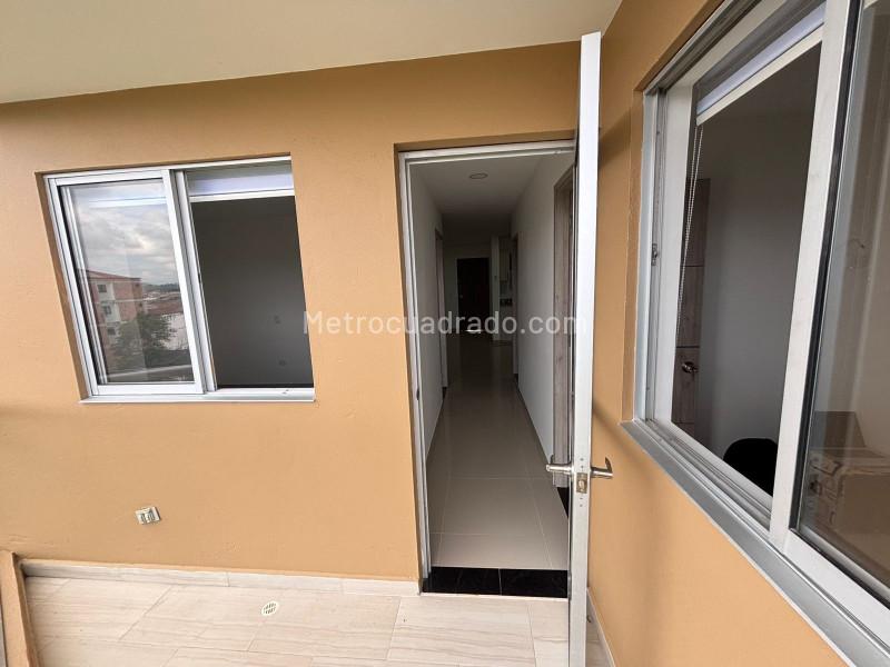 2BR Apartment in La Catolica (65 m²) - 2