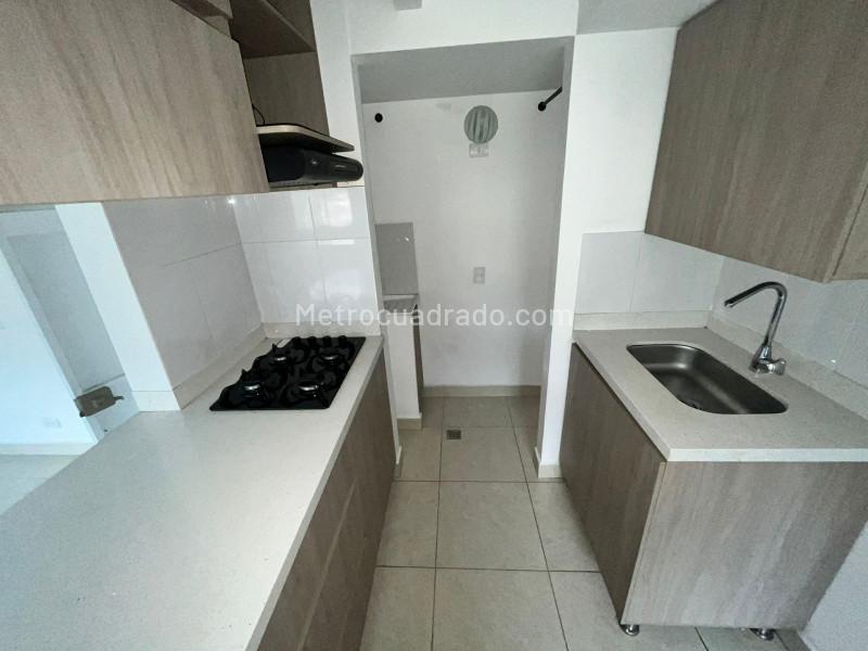 Apartamento Amplio de 3 Alcobas en Robledo Pajarito - 9