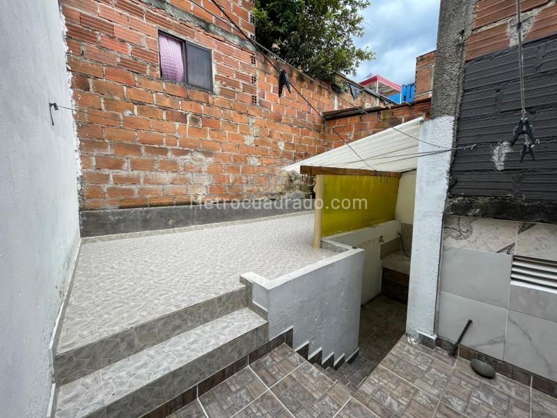 Apartamento en Arriendo de 2 Alcobas en Manrique Central 1 - 6