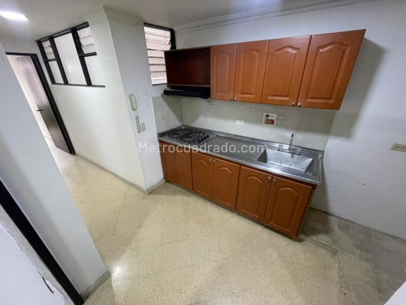 Acogedor Apartamento de 2 Alcobas en La Floresta - 3