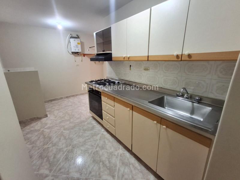 Apartamento en Floresta de 3 Alcobas con Balcón y Parqueadero - 4