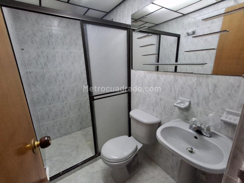 Apartamento en Floresta de 3 Alcobas con Balcón y Parqueadero - 8