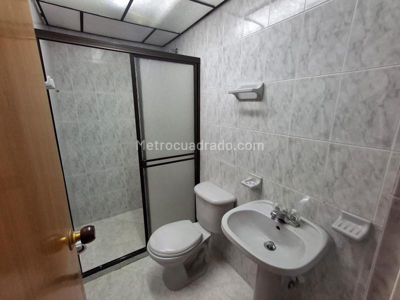 Apartamento en Floresta de 3 Alcobas con Balcón y Parqueadero - 9