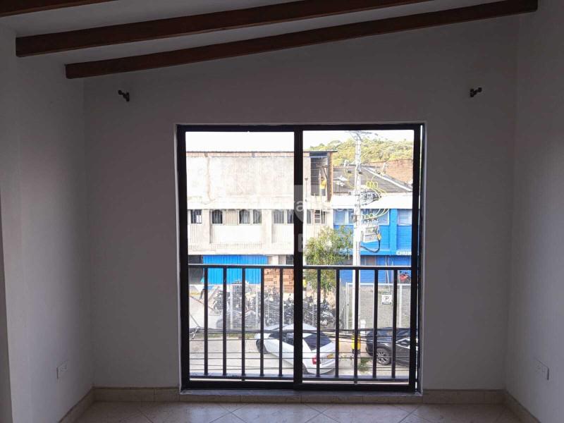 Apartamento Amplio de 3 Alcobas en Trinidad - 2