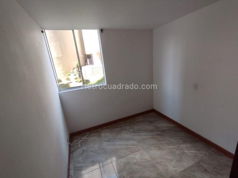 Apartamento de 3 Alcobas en Arriendo en Pajarito, Robledo (55 m²) - 8