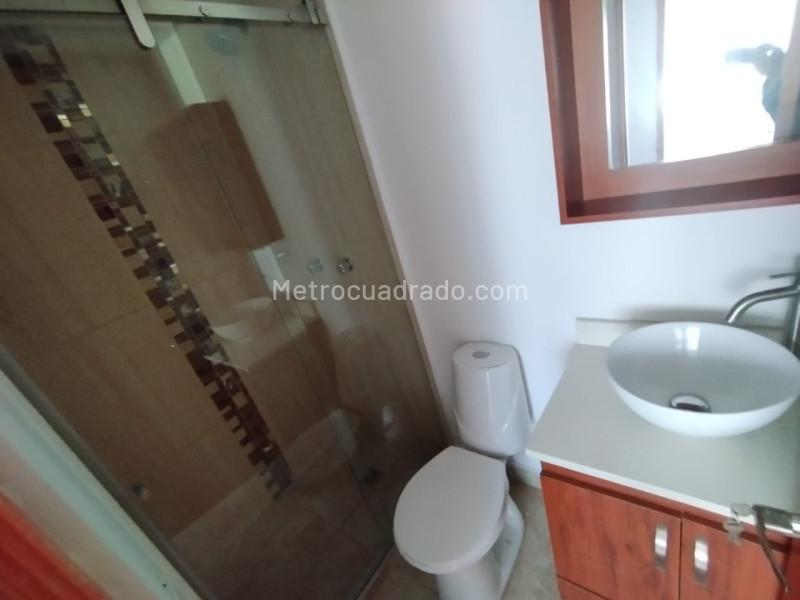 Apartamento de 3 Alcobas en Arriendo en Pajarito, Robledo (55 m²) - 9