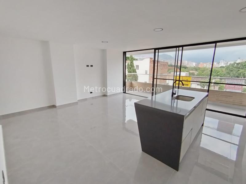 3BR Apartment with Balcony in Velodromo