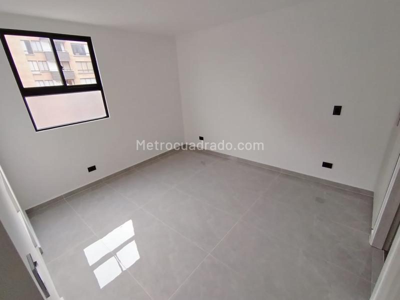 3BR Apartment with Balcony in Velodromo - 7