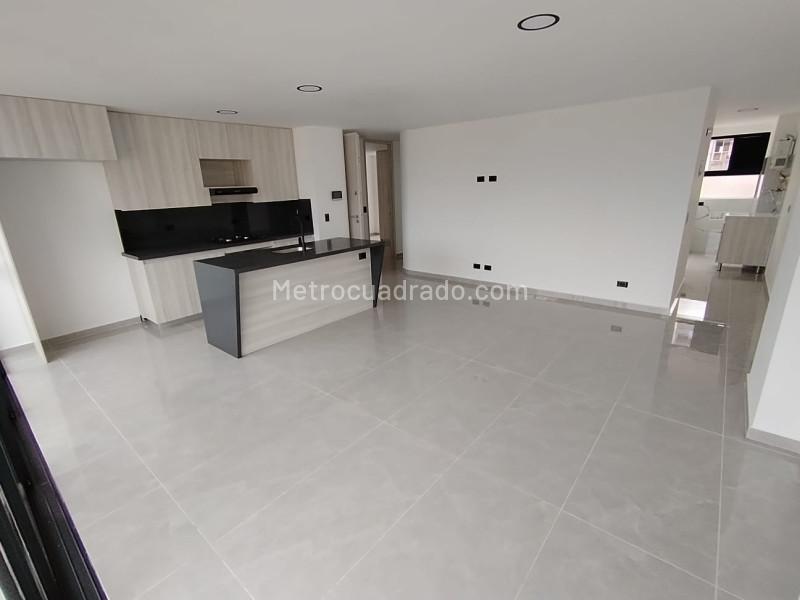 3BR Apartment with Balcony in Velodromo - 8