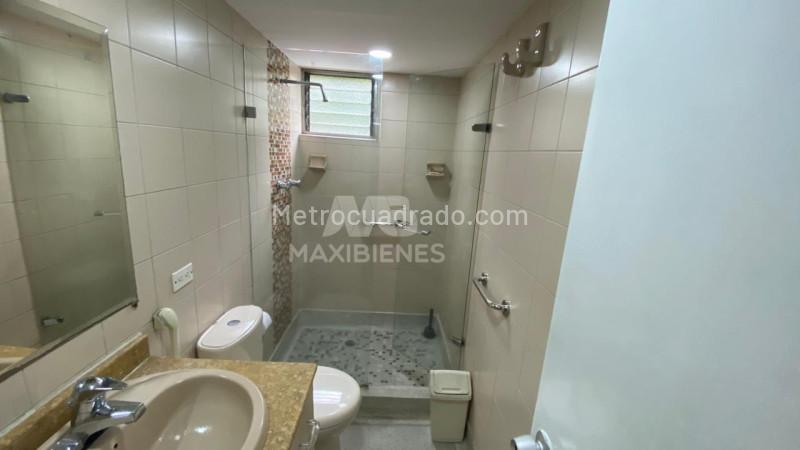 Apartamento Amplio de 5 Alcobas en Suramericana - 6