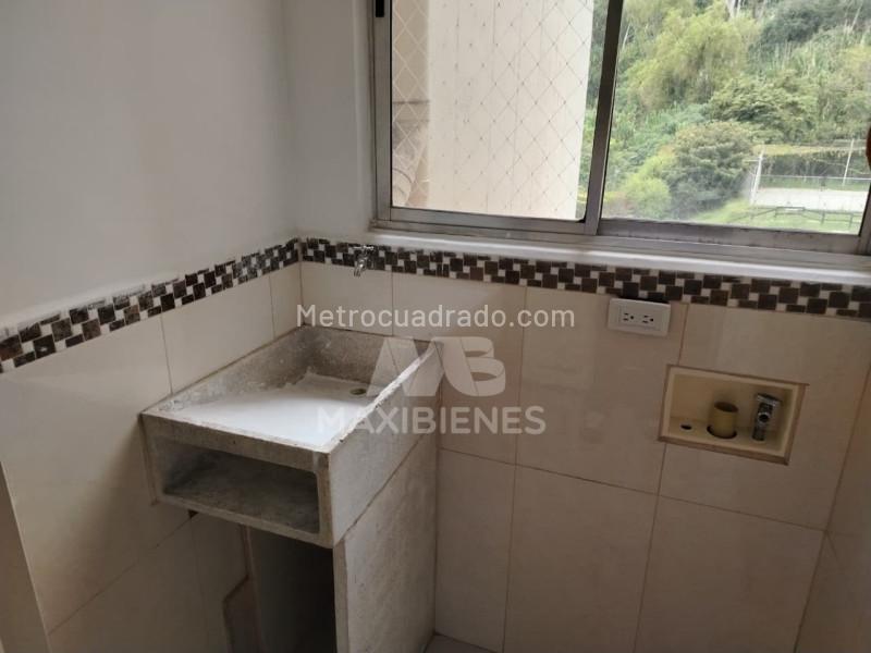 3BR Apartment in Belen Loma De Los Bernal with Balcony - 4