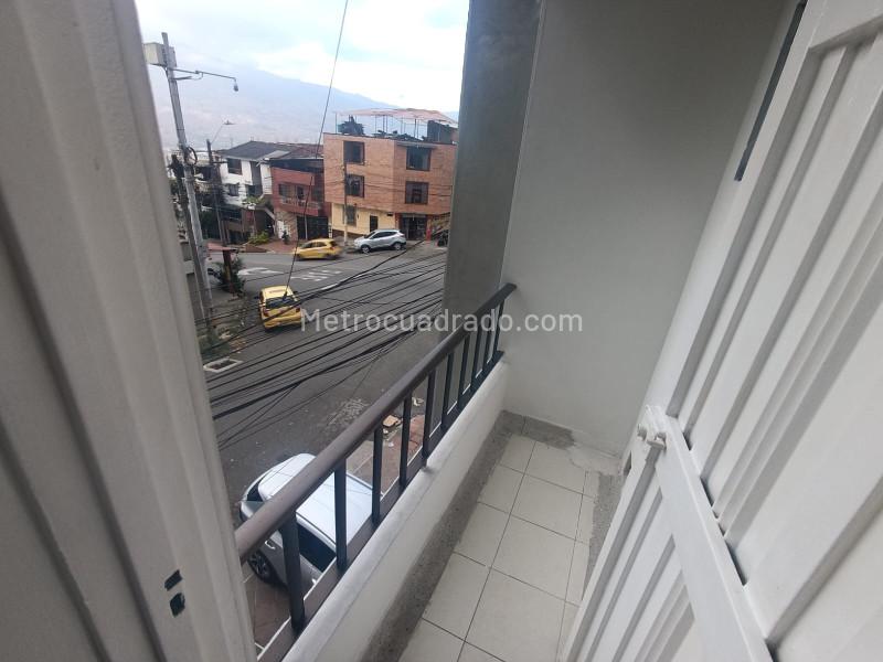 Apartamento de 2 Alcobas en Manrique Central 1 - 3