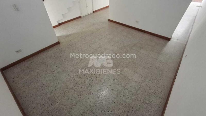 Casa amplia de 5 Alcobas en Simón Bolívar - 7
