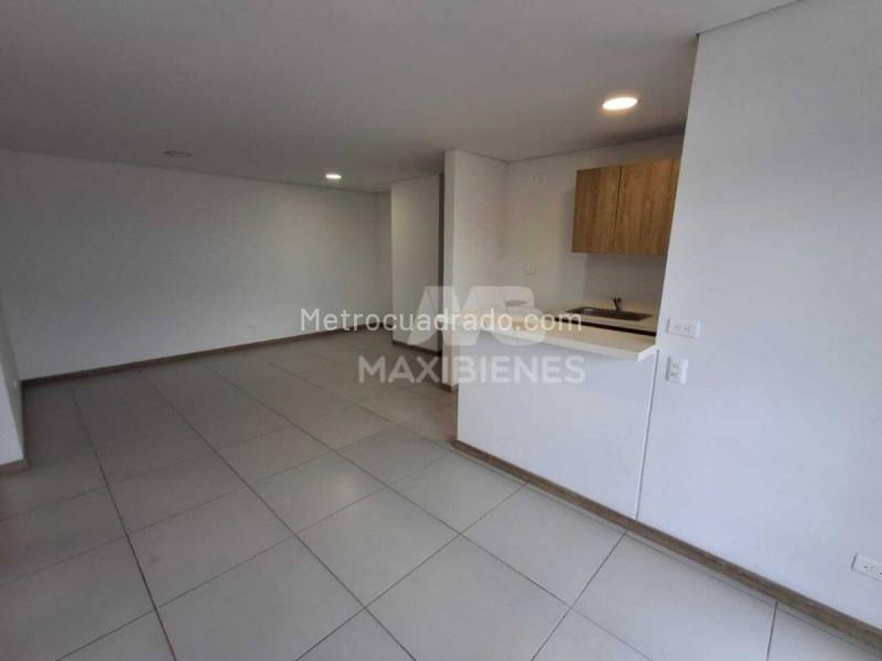 Casa en Arriendo de 5 Alcobas en San Javier Cerca al Metro - 3