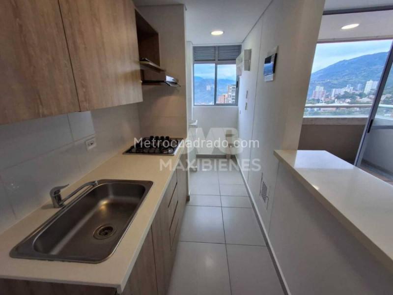 Casa en Arriendo de 5 Alcobas en San Javier Cerca al Metro - 4