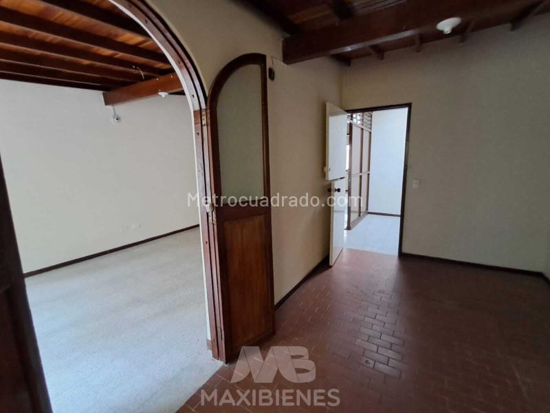 Casa Amplia de 5 Alcobas en el Sector Suramericana - 6