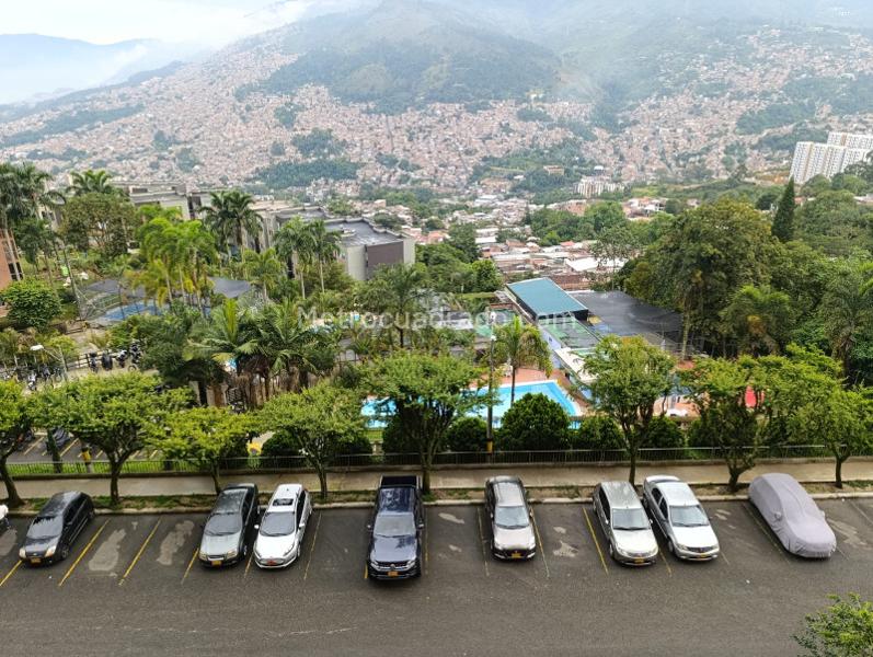 Apartamento de 3 Alcobas con 2 Baños en Buenos Aires, Medellín - 3