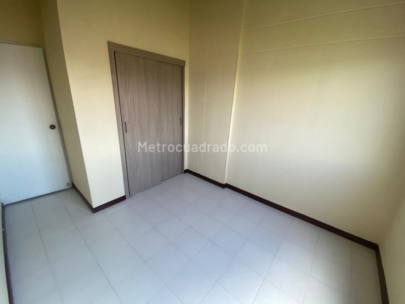 Apartamento Cómodo de 4 Alcobas en La Loma del Indio