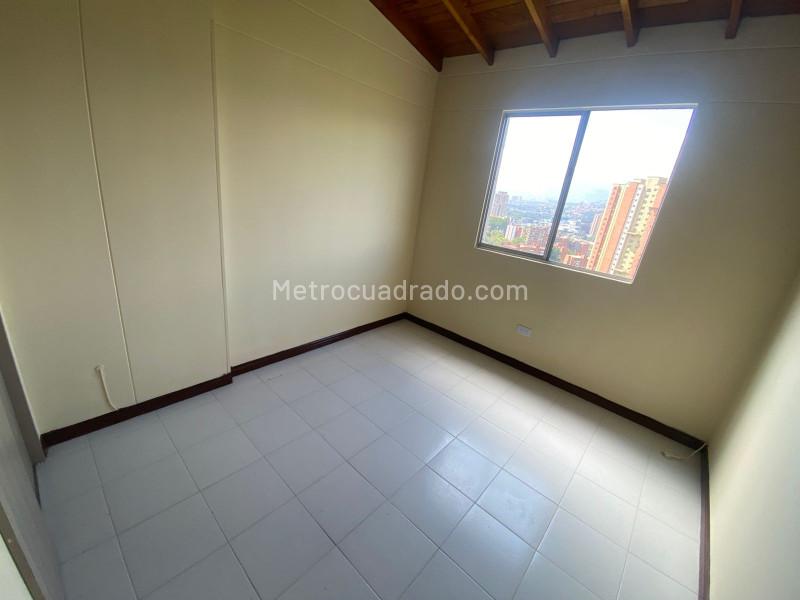 Apartamento Cómodo de 4 Alcobas en La Loma del Indio - 3