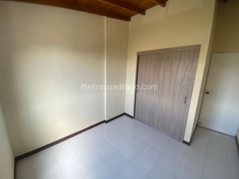 Apartamento Cómodo de 4 Alcobas en La Loma del Indio - 4