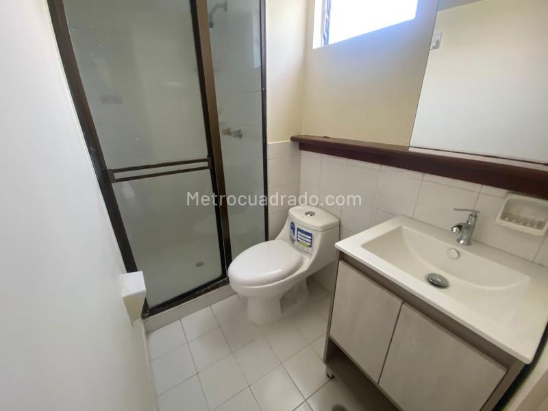 Apartamento Cómodo de 4 Alcobas en La Loma del Indio - 5