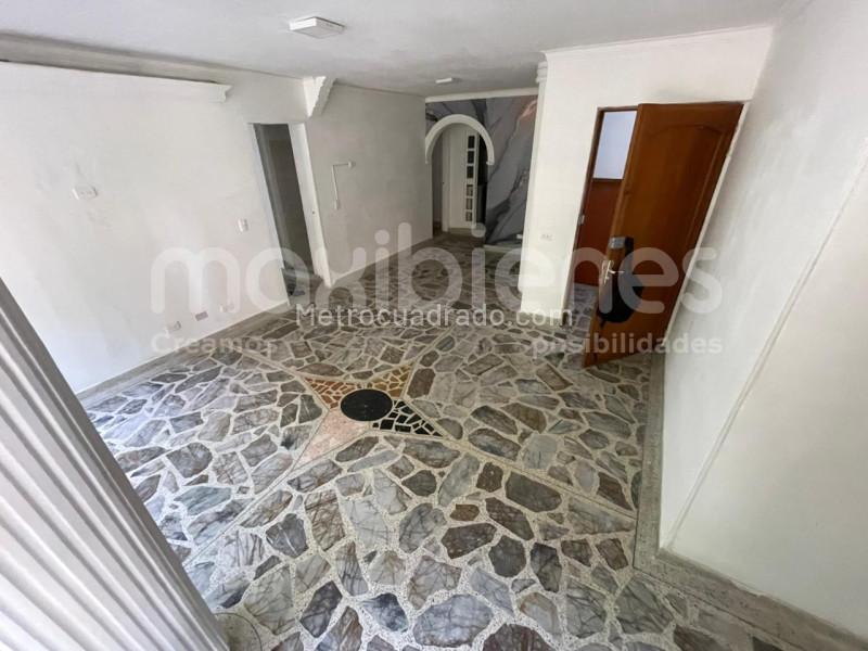 Casa Amplia de 5 Alcobas en Arriendo en Floresta