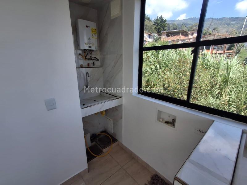 Cozy 2BR House in Robledo - 9