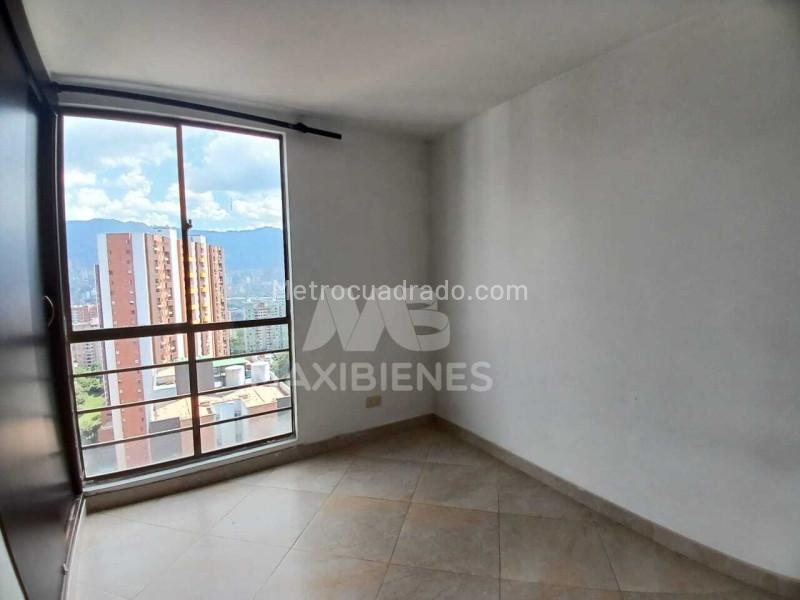 3BR Apartment with Balcony in Rodeo Alto