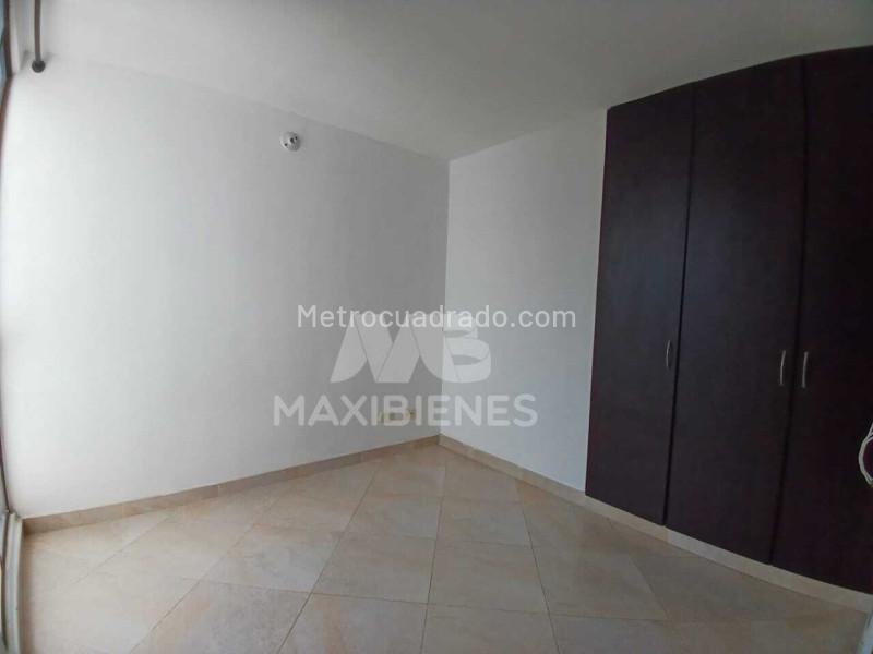 Apartamento de 3 Alcobas con Balcón en Rodeo Alto - 5