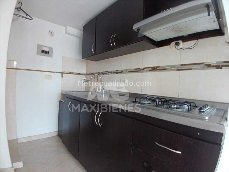 Apartamento de 3 Alcobas con Balcón en Rodeo Alto - 8